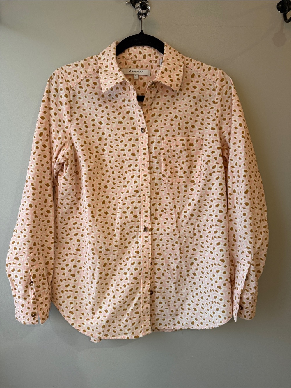 Foxcroft Pink Button-Down Shirt with brown Dot animal Print cotton size 4